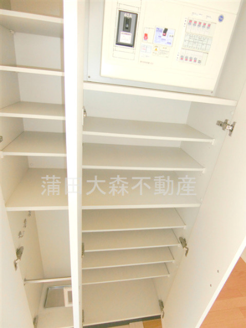 プライマル大森の設備|玄関収納　シューズBOX