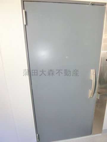 プライマル大森の玄関