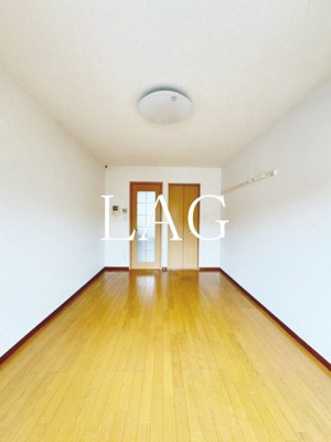 【居間・リビング】 | カーサコンフェスタ | 洋室のお部屋です。