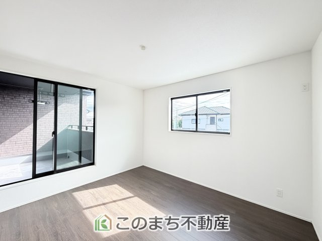 グラファーレ宇都宮市宝木本町4期の洋室|南向きで陽当たりの良い洋室♪風通しもよく快適です☆