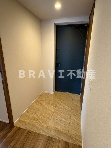レ・ジェイド帝塚山　BRAVI不動産の玄関