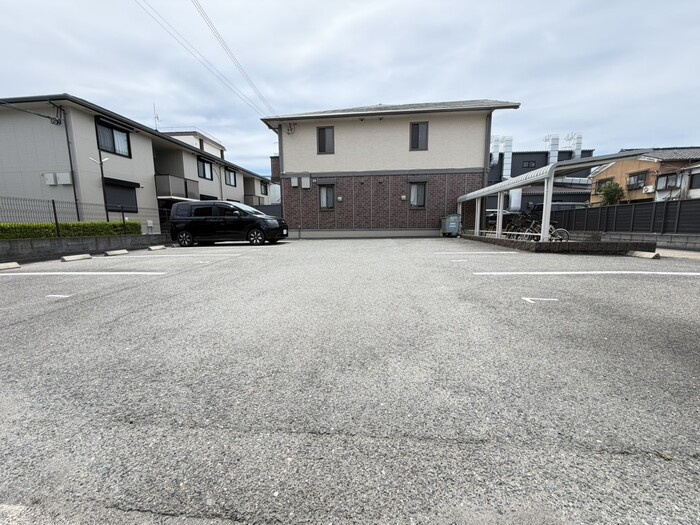 セジュールＭＡＲＵＴＯの駐車場