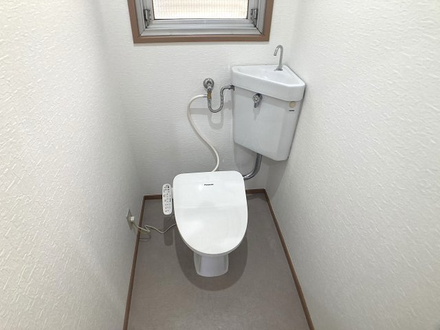 ひよどり台2丁目テラスのトイレ|温水洗浄便座付きトイレ