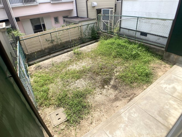 ひよどり台2丁目テラスの庭|大きな専用庭付き