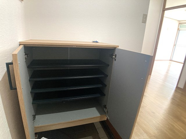 ひよどり台2丁目テラスの玄関|シューズBOXも御座います