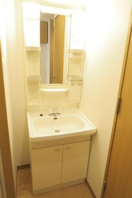 多摩市永山２丁目の賃貸マンションの洗面所
