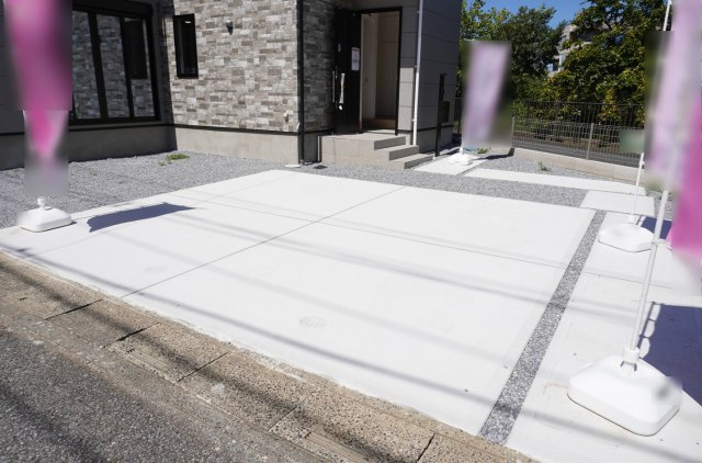 越谷市西方2丁目 新築分譲住宅の駐車場
