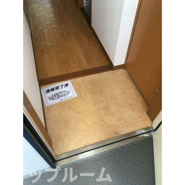 名古屋市守山区新守西の賃貸マンションの玄関