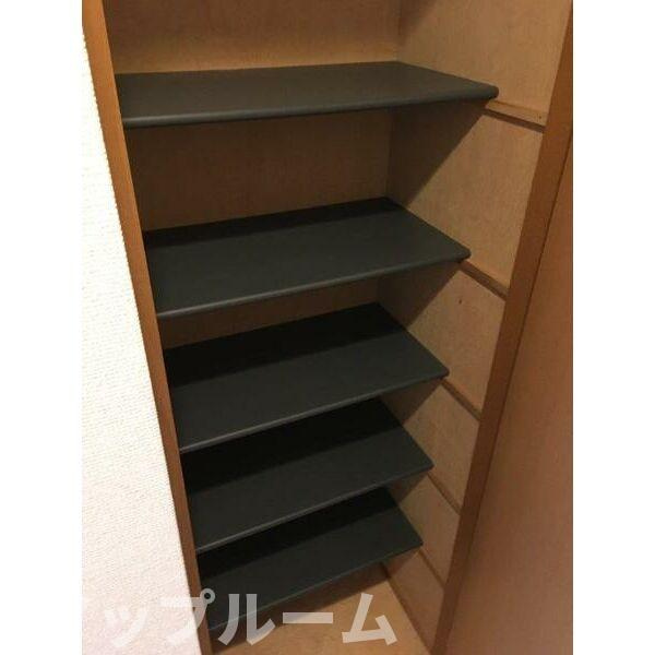 名古屋市守山区新守西の賃貸マンションの収納