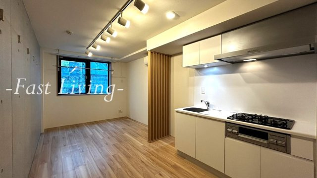 ＬＥＧＡＬＡＮＤ神楽坂の居間・リビング