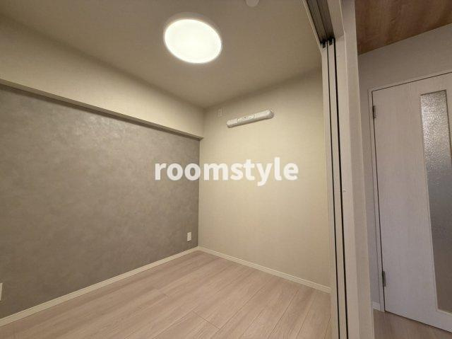 ネオコーポ南馬込の洋室|キッチン横　洋室
空室のためご都合に合わせてご内覧できます
お問合せはお電話でもお受付しております。
03-6450-5211