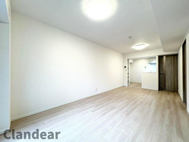 エレガントライフ松戸の洋室|ドキドキの新生活も、安心してスタート。ぴったりの住まいを見つけませんか？クランディアが一緒に住まい選びをサポートします‼　まずは、お気軽にお問合せください　＃クランディア