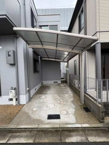 高槻市野田四丁目戸建の駐車場