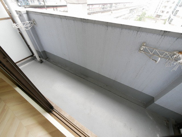 東大阪市高井田の賃貸マンションのバルコニー