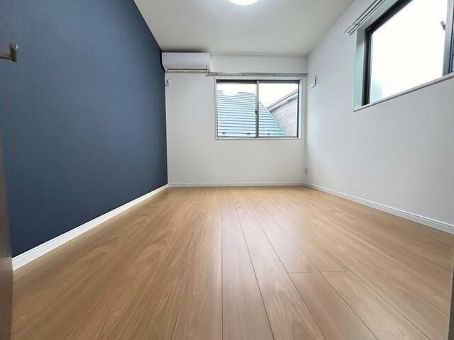 横須賀市深田台のアパートの居間・リビング