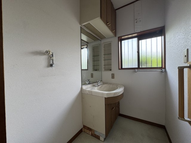 神戸市西区天王山戸建の独立洗面台