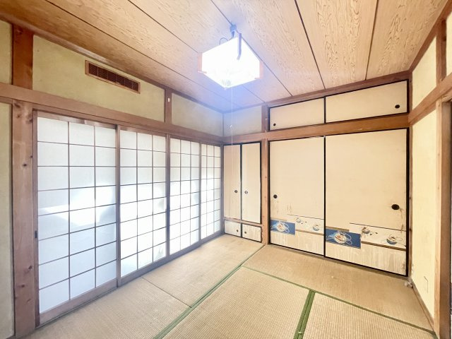 寝屋川市太秦東が丘の和室|キッチン続きの和室は６帖ございます。和室は小さなお子様の遊び場や来客時の客間としても重宝します。