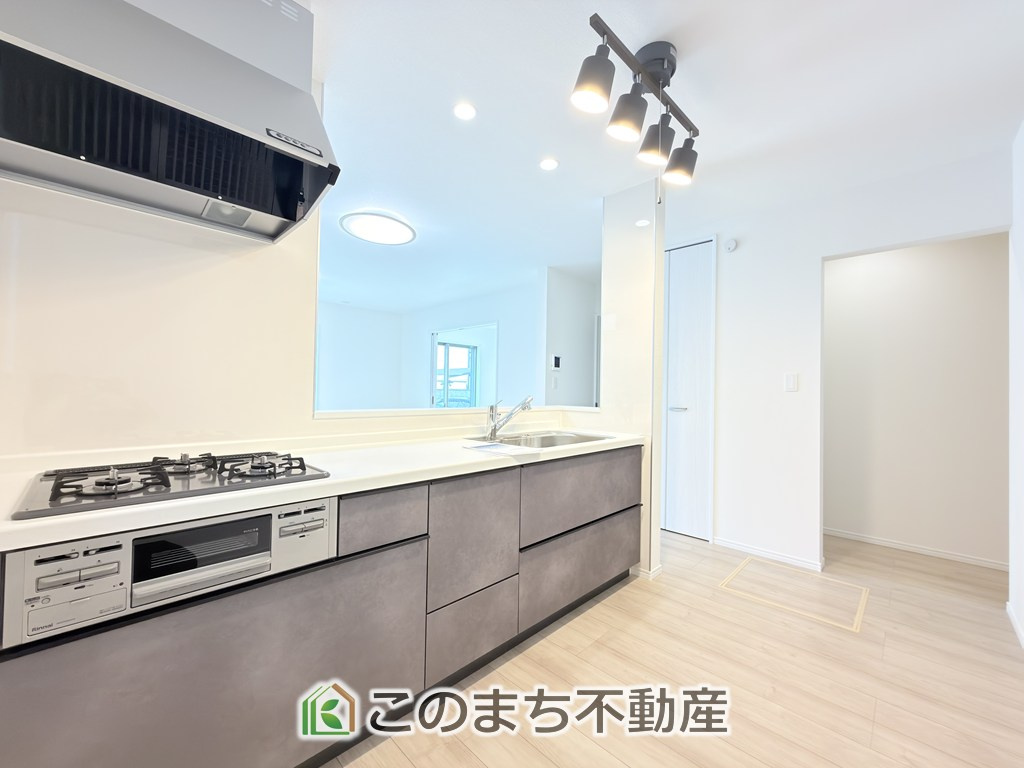 ハートフルタウン宇都宮市岩曽町1379番のキッチン|人気の対面式キッチン☆料理をしながらご家族とコミュニケーションが取れます♪