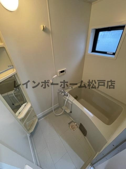 仲介手数料（賃料の1.10ヵ月）の50％OFF対象物件！の浴室