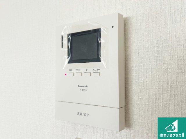 堺市西区浜寺諏訪森町西　第4期　新築一戸建ての防犯設備|カラーモニターインターホン！声だけでなく来訪者の姿や顔がモニターで確認できるので、小さなお子様がいらっしゃるご家庭でも安心できます！