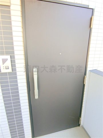 リファイズ品川南の玄関