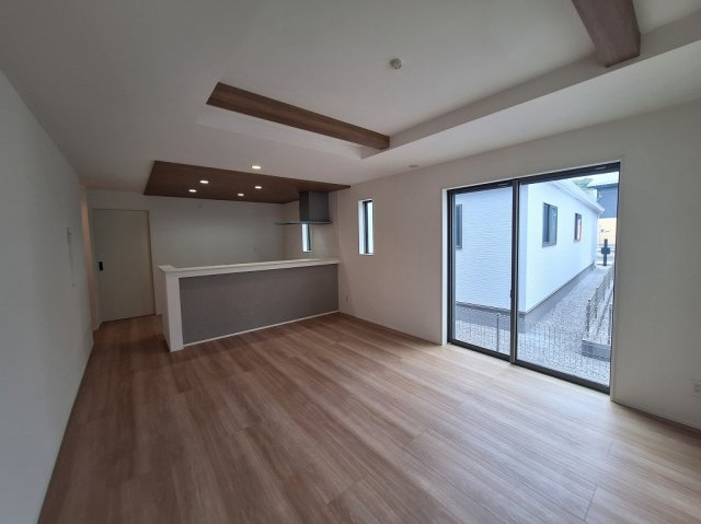 GRAFARE 高崎市石原町3期 1号棟の居間・リビング|現地撮影