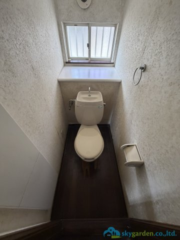 秦野市南矢名　中古戸建のトイレ