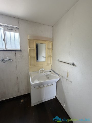 秦野市南矢名　中古戸建の独立洗面台
