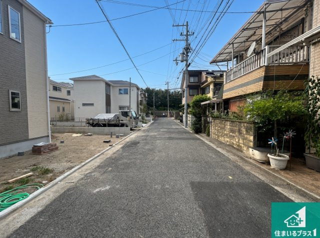 ◆堺市西区浜寺諏訪森町西　第4期　新築一戸建ての前面道路含む現地写真|周辺は落ち着いた街並みの住宅地！子育てがしやすい住環境です！まだ未完成ですが、現地でしかわからない事もございます。是非一度ご覧ください。