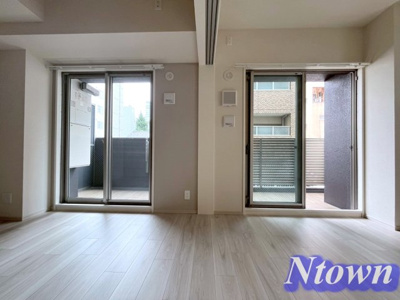 【その他】 | プレサンス ロジェ 丸の内 CENTRAL CASA | こちらの居間で趣味の時間をお楽しみください