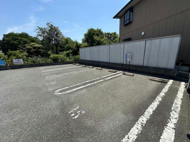 フラワービレッジ茉琴の駐車場