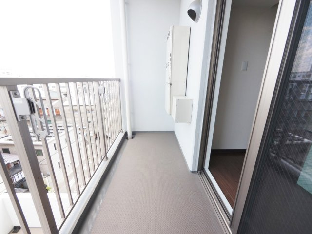 東大阪市岸田堂南町の賃貸マンションのバルコニー