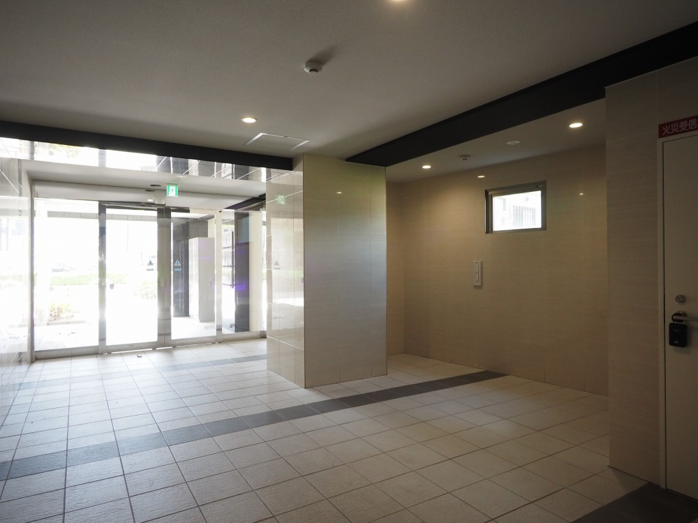 東大阪市岸田堂南町の賃貸マンションのロビー