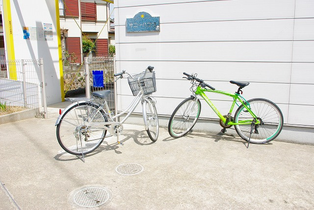 サニーハウス（丹波市町）のその他共用部分|駐車場完備です