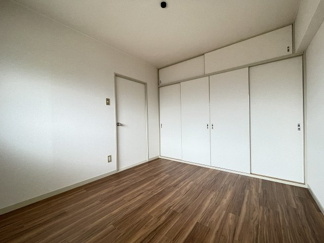 ドミール藤治の洋室