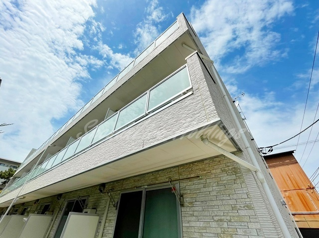 平塚市龍城ケ丘のアパートの外観|鉄骨造3階建てマンション♪