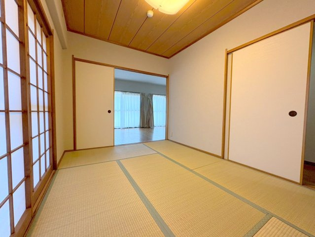 サーパス宝塚の和室
