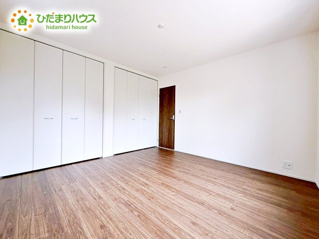 【寝室】 | 第2石岡市下林　新築戸建 | 通風・採光にも優れ、心地よい光と風があふれています。 贅沢といえるほどの豊かな居住性と、プライドを満たすクオリティが見事に調和した住空間。