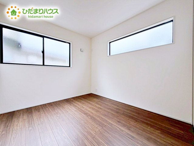 【洋室】 | 第2石岡市下林　新築戸建 | 家族一人ひとりの大切なプライベート空間。趣味に合わせて使って頂けるようシンプルに仕上げてあります。暮らし心地を大きく左右する収納を、適材適所に配置し使い勝手を考慮しました。