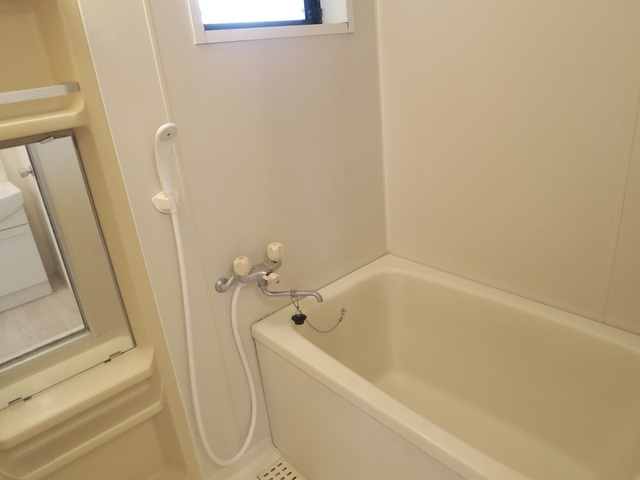 カーサカルムの浴室|バス・トイレ別です！