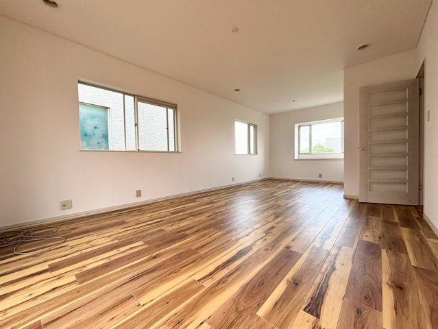 熊谷市万吉　中古戸建の居間・リビング