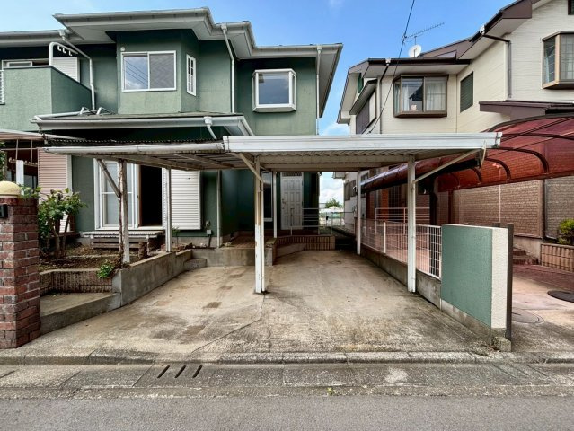 熊谷市万吉　中古戸建の駐車場