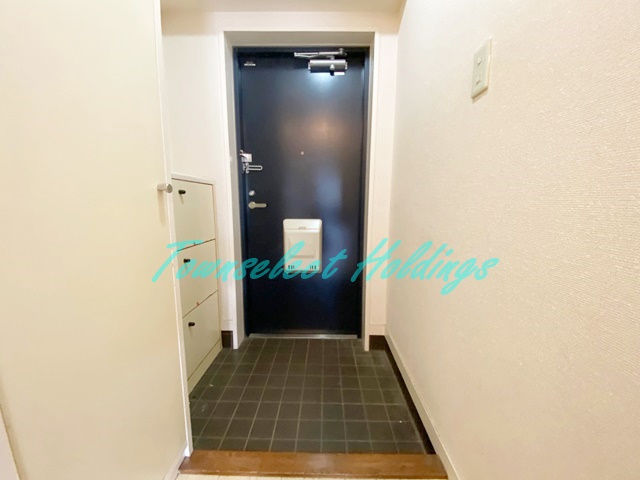 藤沢市辻堂元町５丁目のアパートの玄関