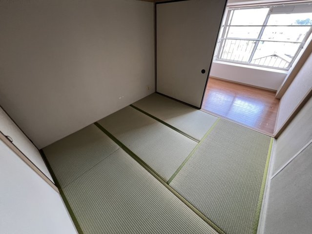 宝第一スカイハイツの和室