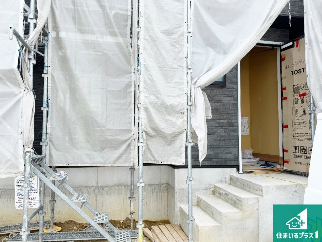 寝屋川市成田東が丘　第1期　新築一戸建ての外観|現在の進捗状況です！順調に作業進行中、完成が待ち遠しいです！詳細の間取り等、お気軽にお問い合わせください！