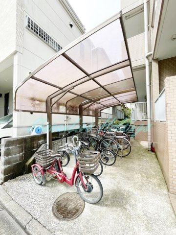 横浜市戸塚区吉田町の賃貸マンションのその他共用部分|屋根付き駐輪スペース有り♪