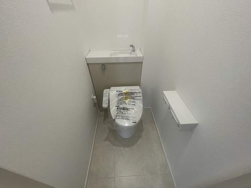 丹波市氷上町本郷のアパートのトイレ|温水洗浄付きのトイレです◇
