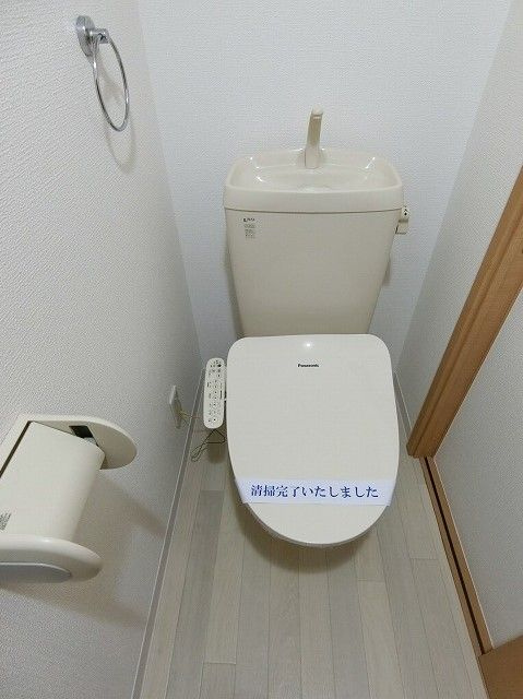 ｄｕｅ　ＥＮＩＫＥＳのトイレ