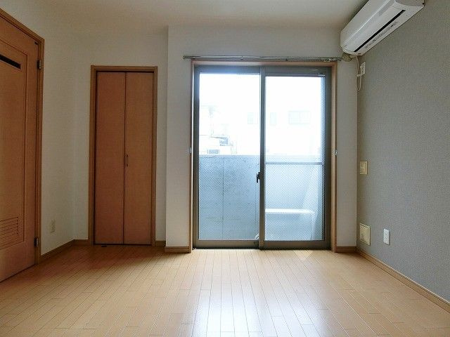 ｄｕｅ　ＥＮＩＫＥＳの洋室