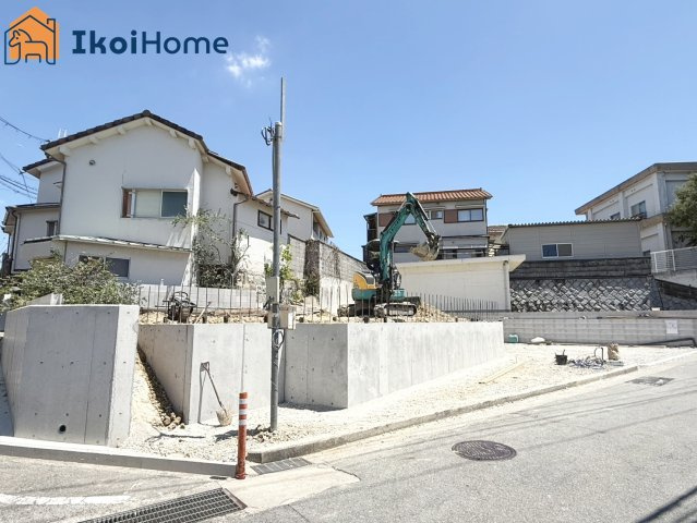 明石市藤江　新築戸建のエントランス|～ご見学に関して～平日や夜間でもご案内可能。決まったお時間で身動きが取れない方も臨機応変に対応します